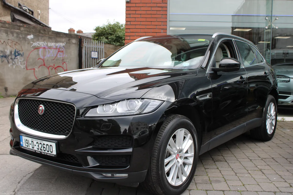 F-PACE - PRESTIGE LTD EDITION - PAN ROOF - 4X4 - Image 3