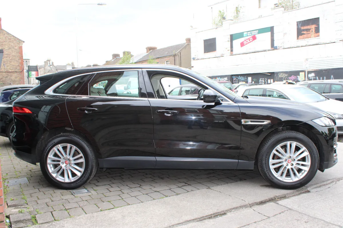 F-PACE - PRESTIGE LTD EDITION - PAN ROOF - 4X4 - Image 5
