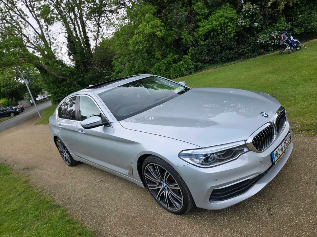 2018 BMW 530E SUNROOF - Image 2