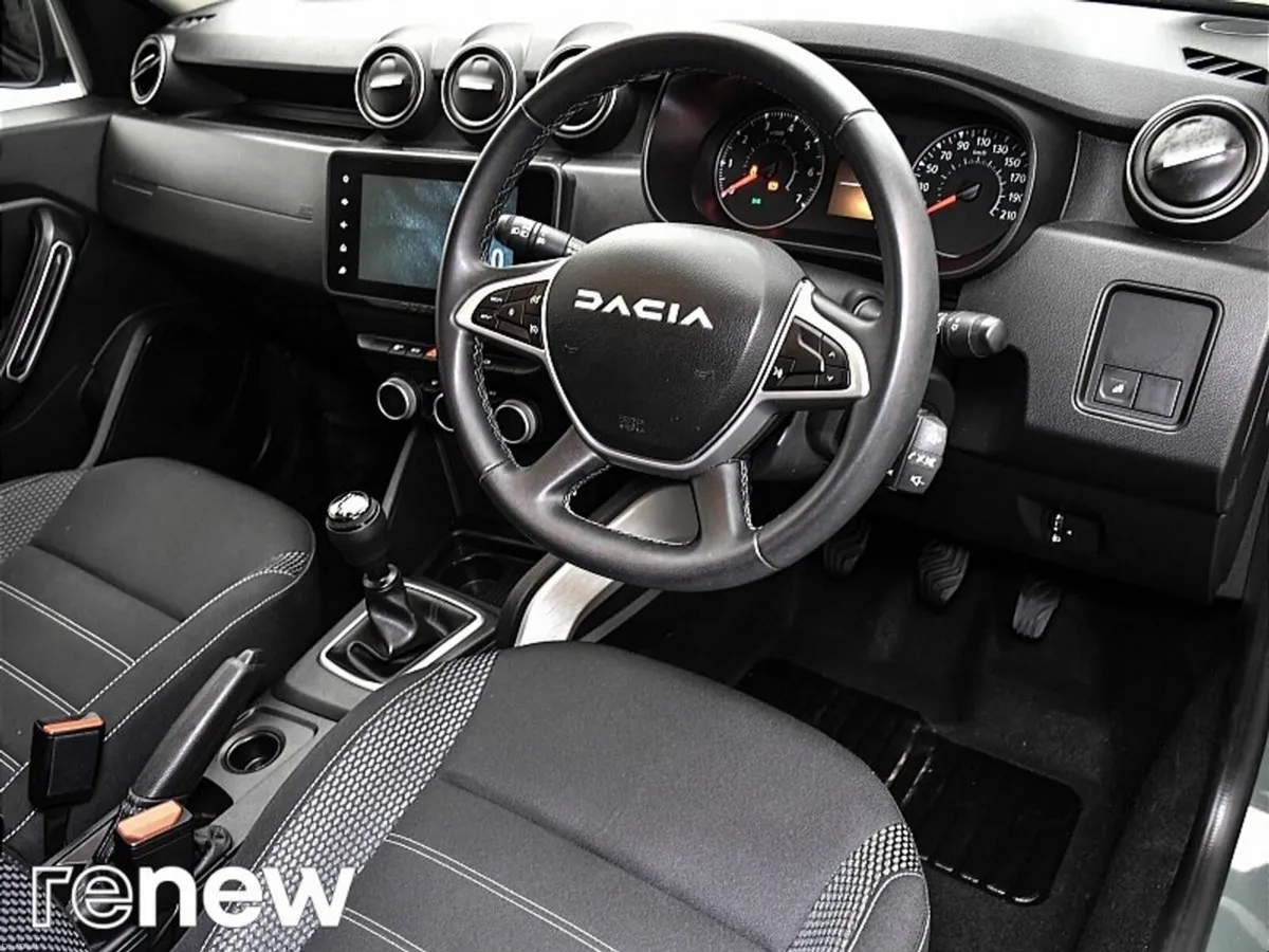 Dacia Duster Journey TCe130 4x2 (Demo) - Image 6