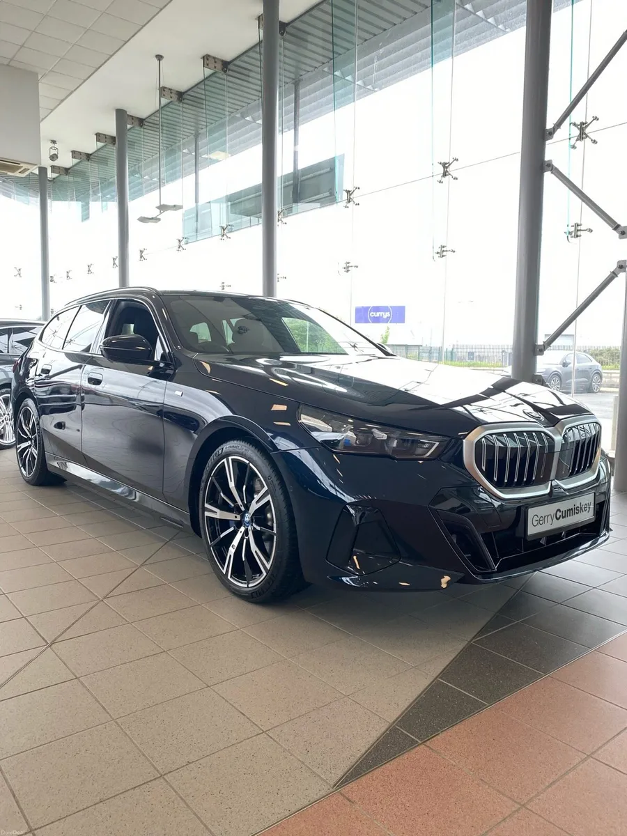2025 BMW 530e M Sport - Image 1