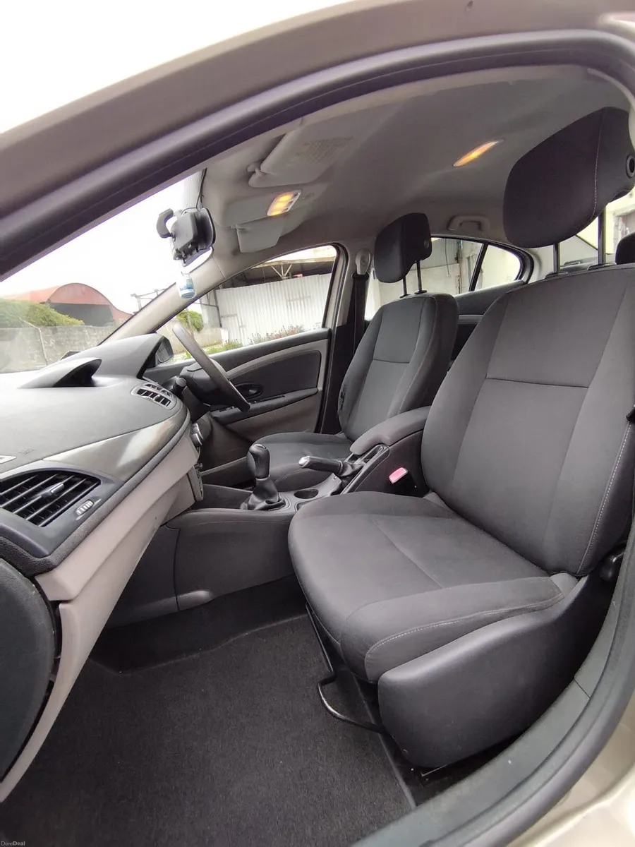 Renault Fluence 2010 - Image 2