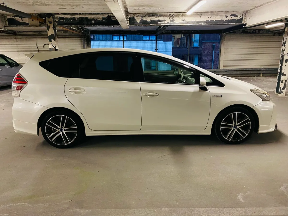 Toyota Prius 7 SEATER AUTOMATIC HYBRID - Image 4