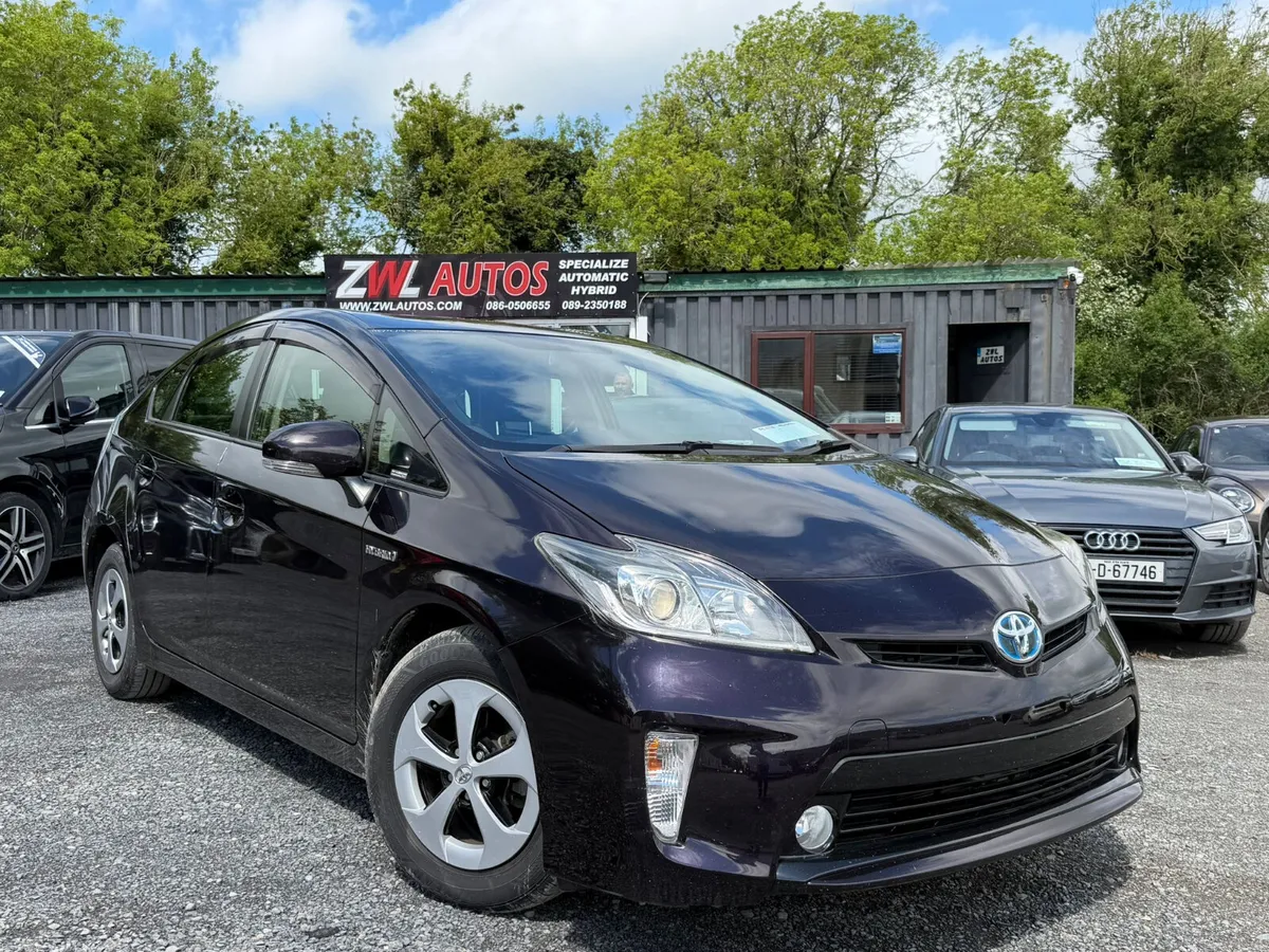 15 TOYOTA PRIUS HYBRID - Image 2