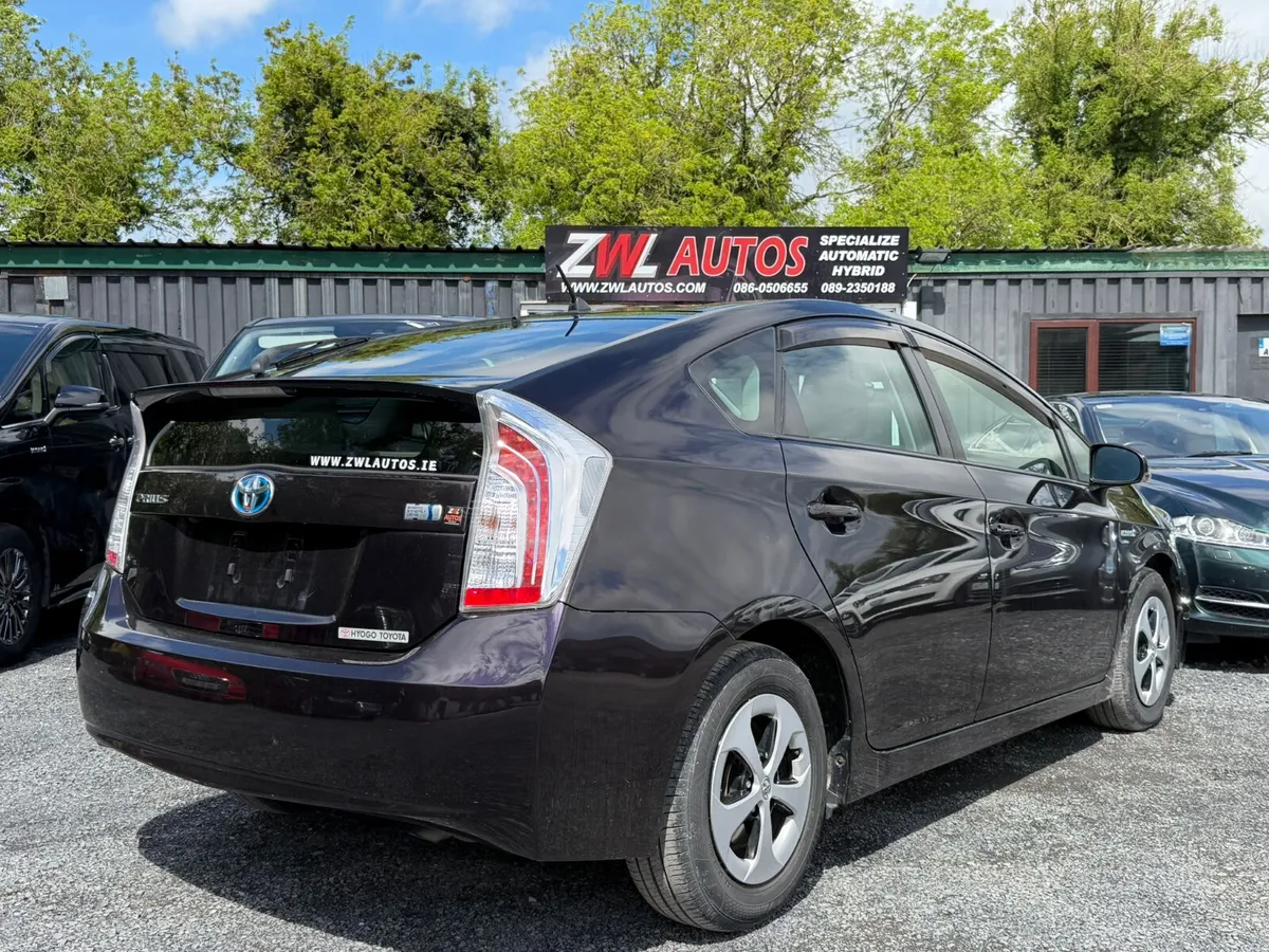 15 TOYOTA PRIUS HYBRID - Image 6