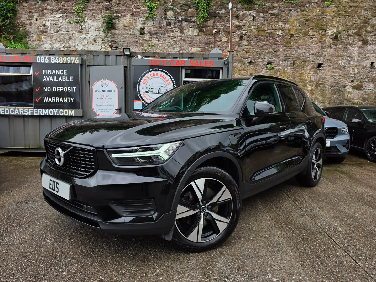 Volvo XC40 T5 Petrol Plug In Hybrid 262 Bhp 2022 - Image 4