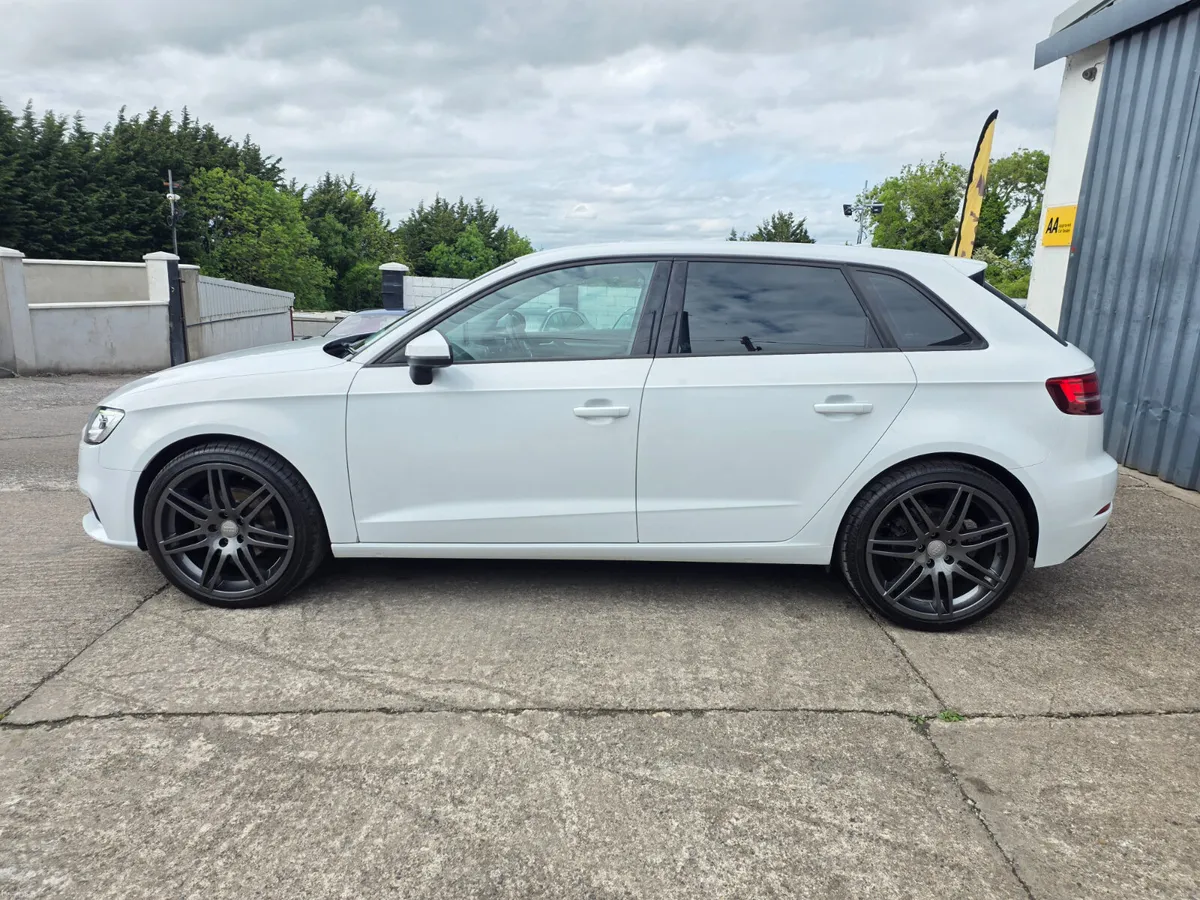 2016 AUDI A3 * ONLY 66K KM * 1.6 DIESEL *AUTOMATIC - Image 5