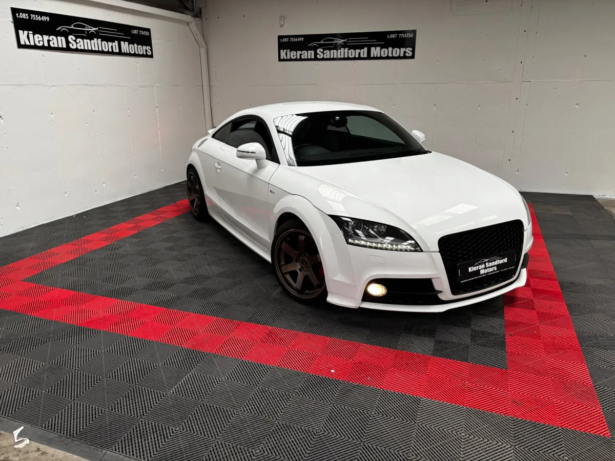 2011 Audi TT QUATTRO - STUNNING CAR - - Image 1