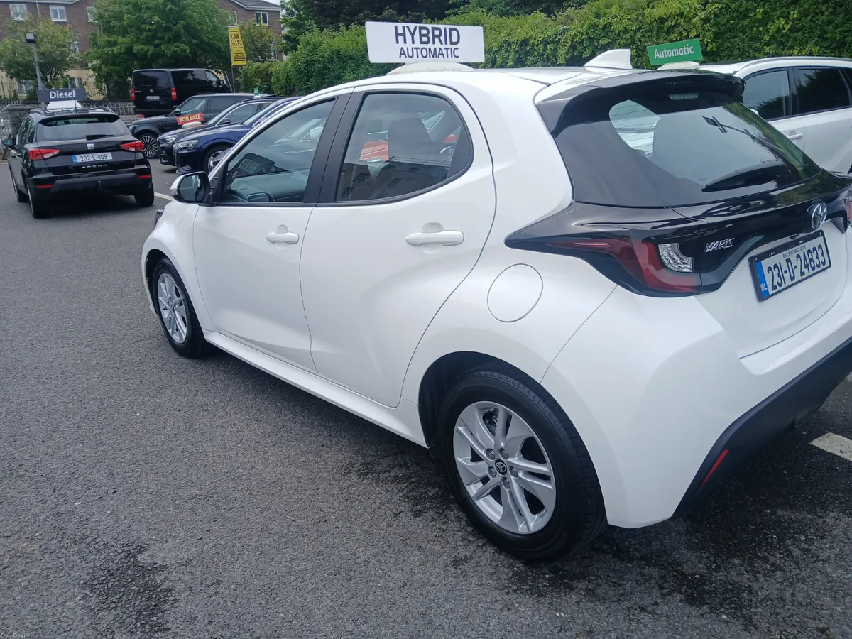Toyota Yaris hybrid  2023 - Image 3