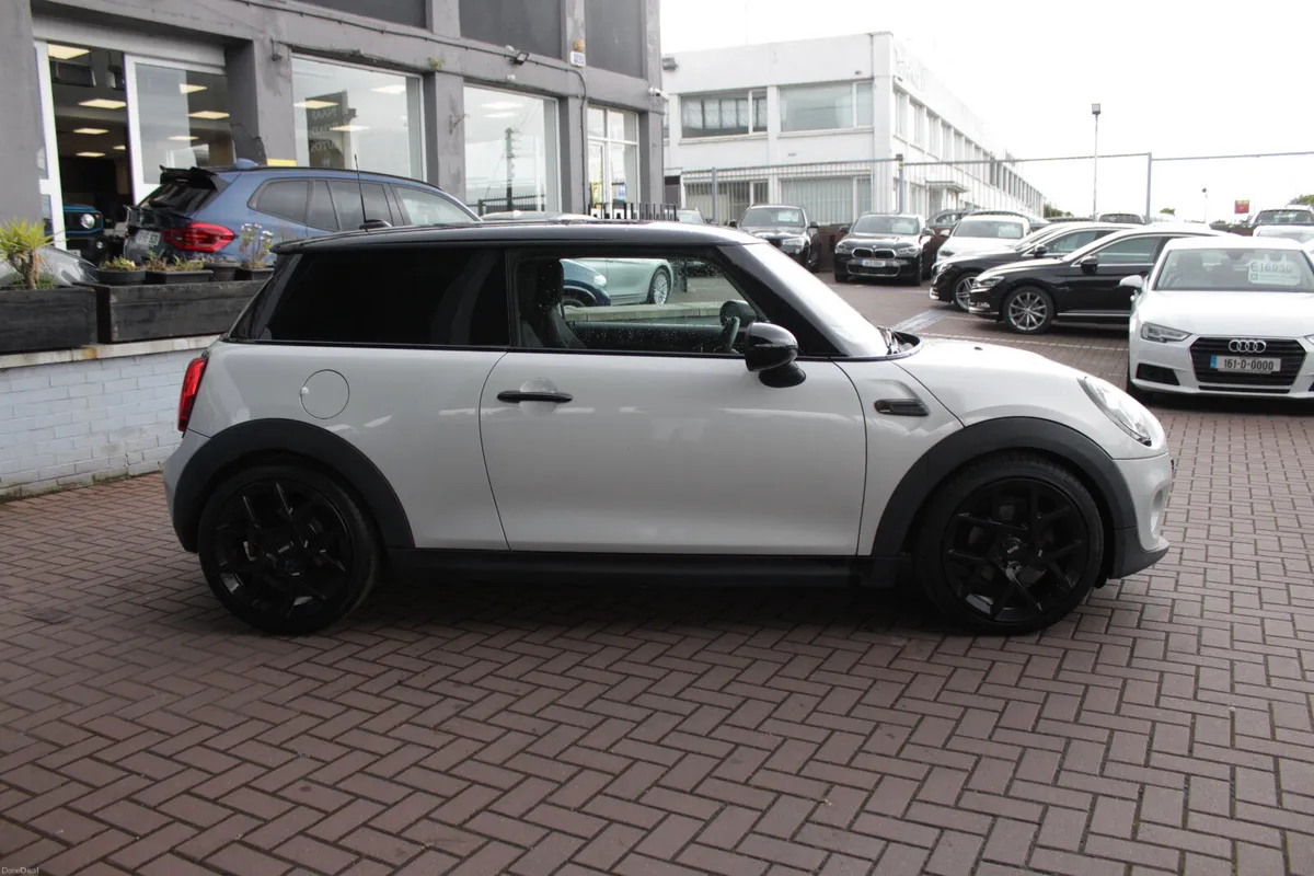 2019 MINI COOPER 1.5 HATCHBACK 3DR AUTO - Image 3