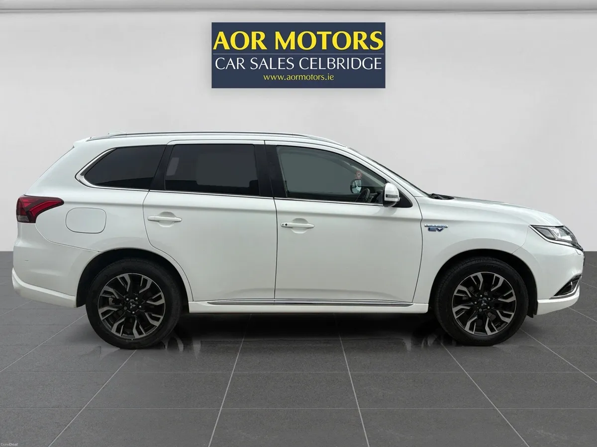 Mitsubishi Outlander 2016 HYBRID - Image 6