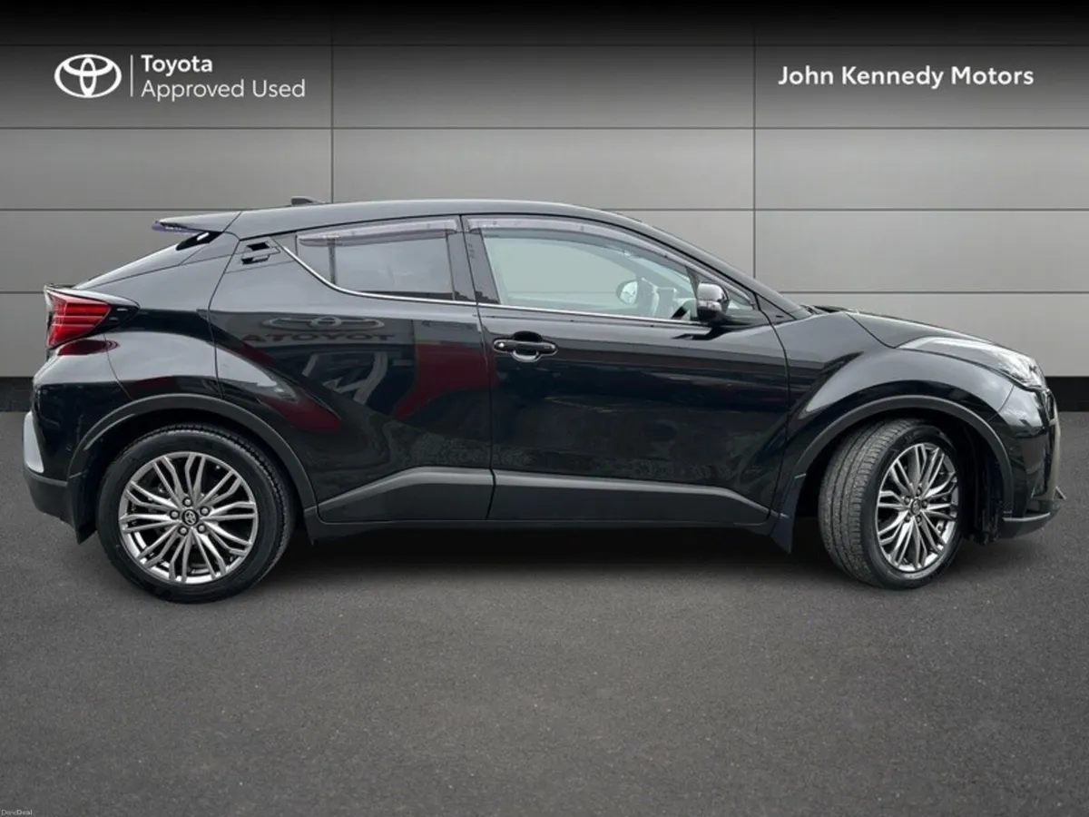 Toyota C-HR HYBRID SOL - Image 3