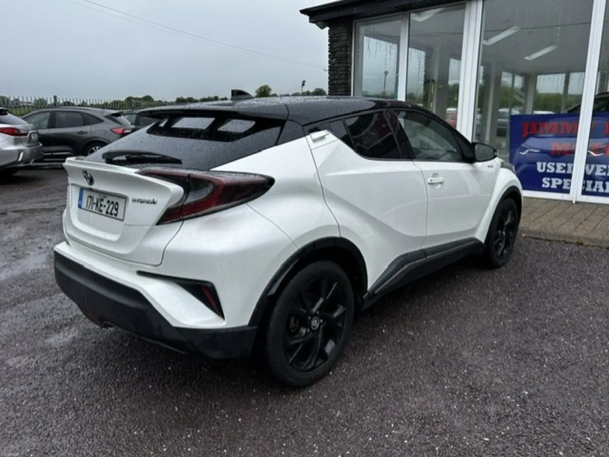 Toyota C-HR 2017 - Image 3