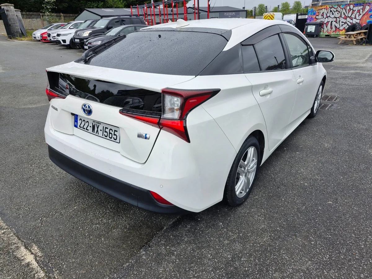 2022 Toyota Prius 1.8L Hybrid Low Miles Automatic - Image 4