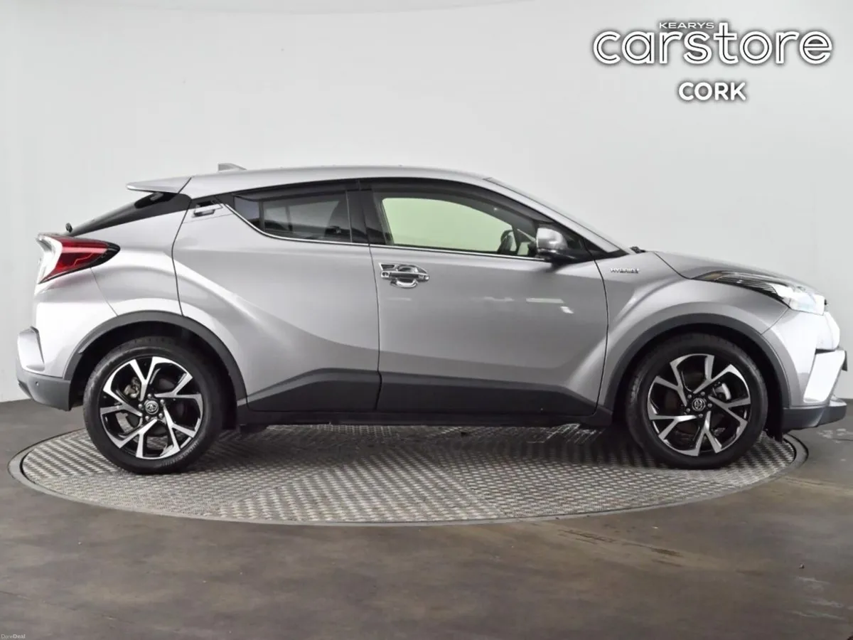 Toyota C-HR 1.8 HYBRID Auto - Image 2