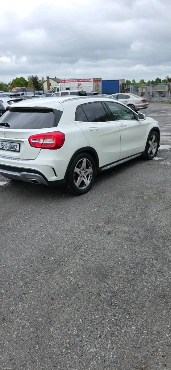 Mercedes benz gla 200d - Image 3