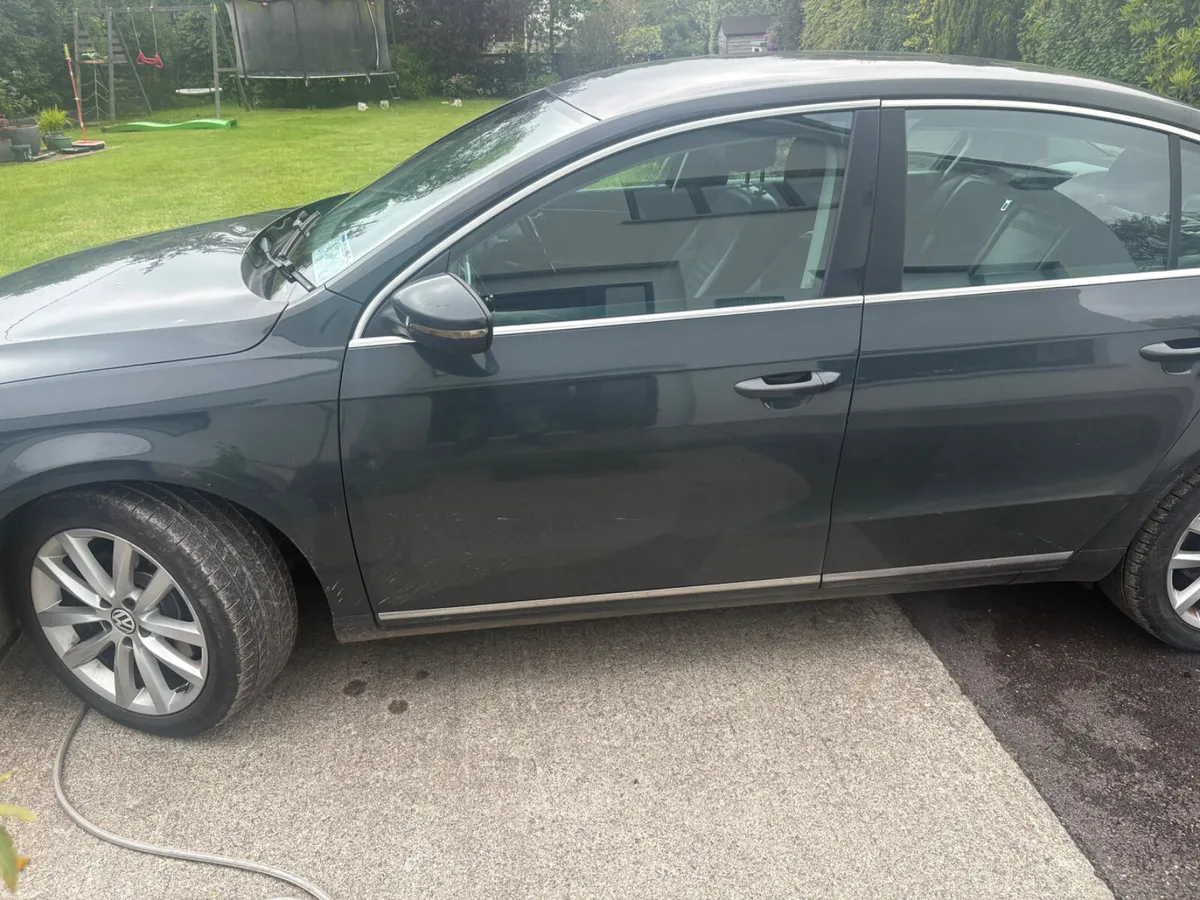 Volkswagen Passat 2012 - Image 3