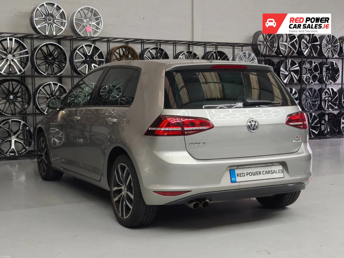 2017 VOLKSWAGEN GOLF AUTO//LOW KMS - Image 4