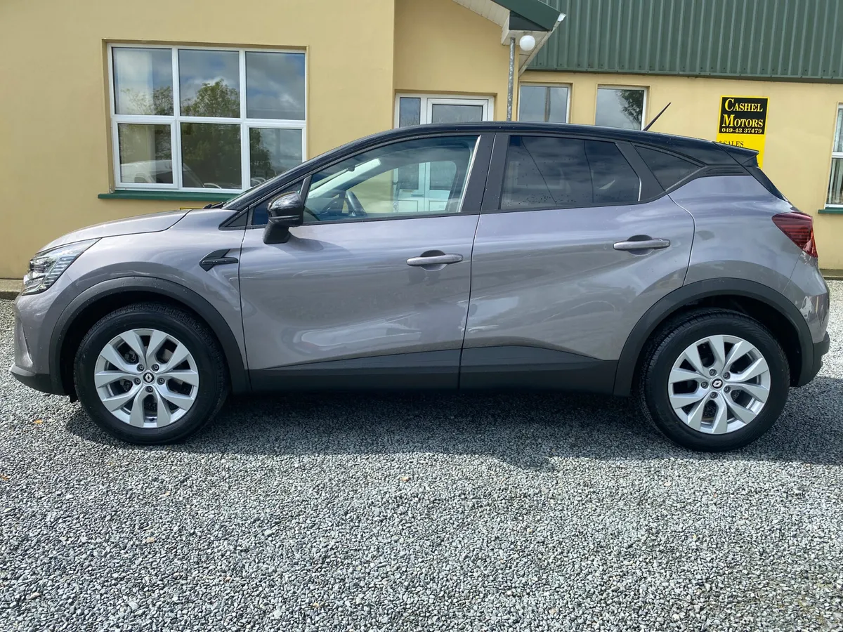 Renault Captur 2022 - Image 2