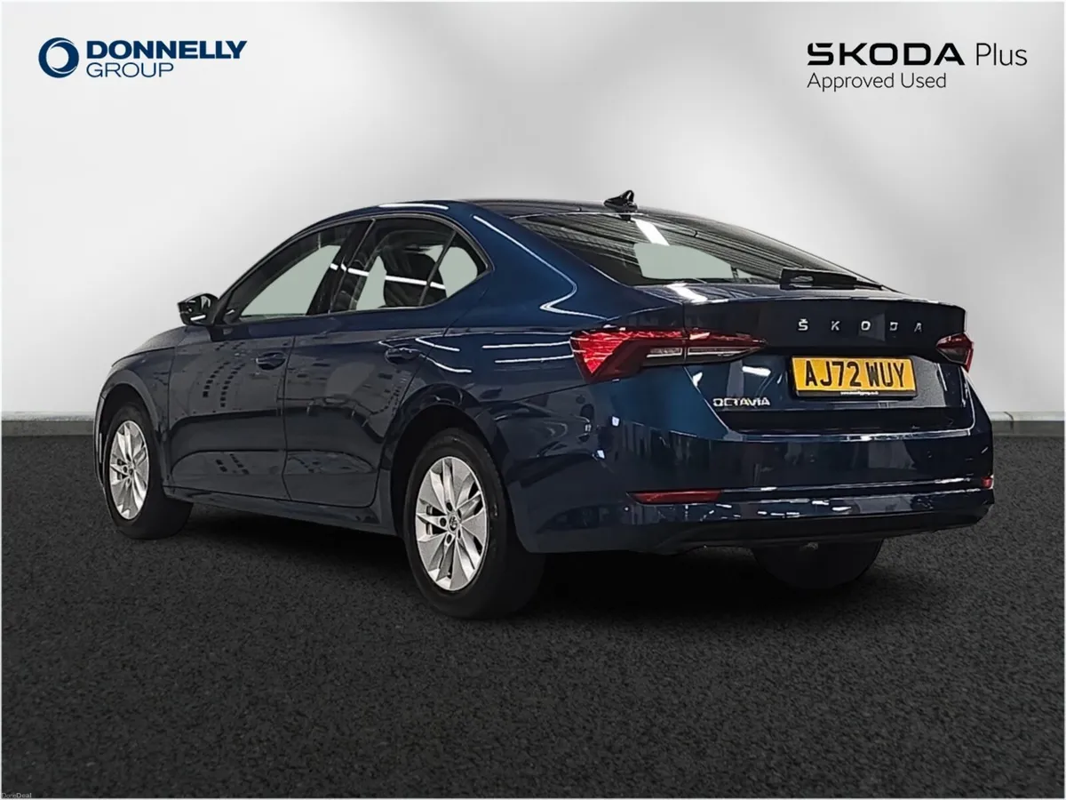 Skoda OCTAVIA Diesel Hatchback SE Technology - Image 3