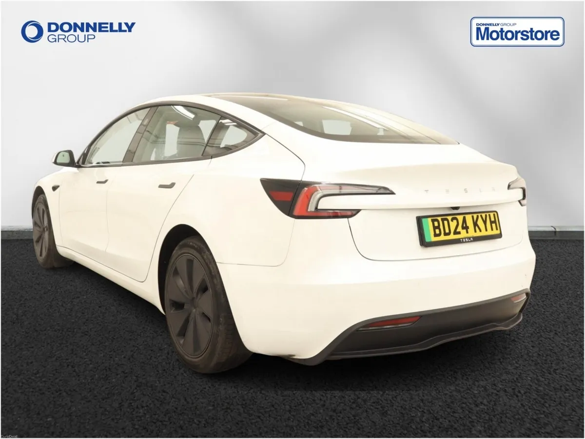 Tesla Model 3 Saloon - Image 2