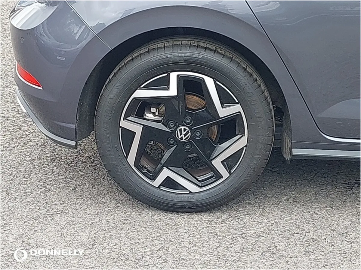Volkswagen Polo Hatchback R-Line - Image 5