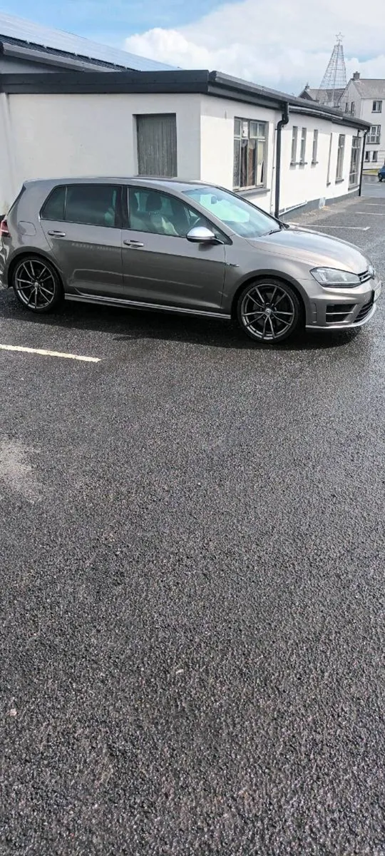 2015 VW GOLF R - Image 2