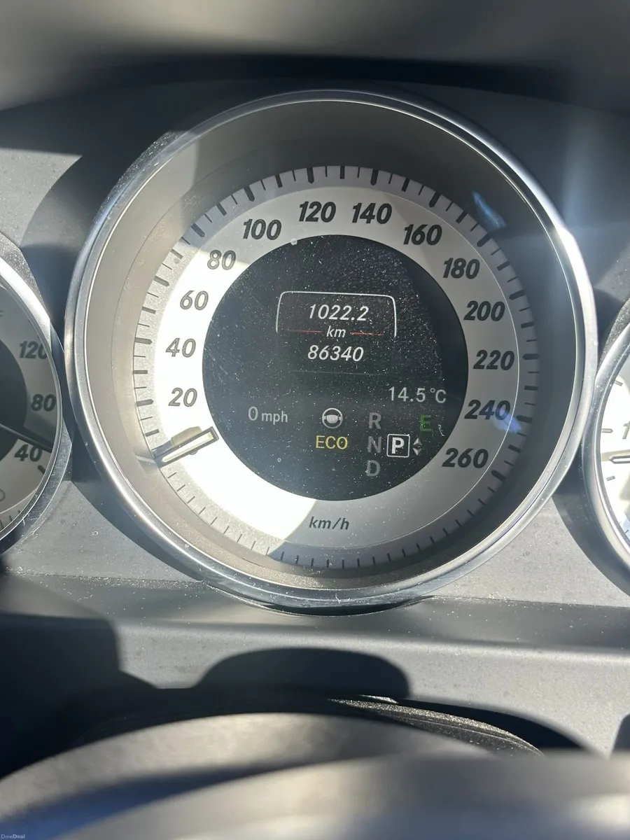 Mercedes-Benz E220 Diesel AMG Sports - PREMIUM - Image 2