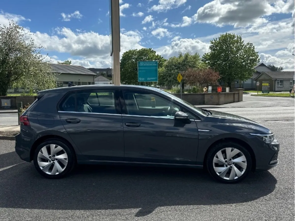Volkswagen Golf 2.0 TDI 115HP Style DSG - Image 5