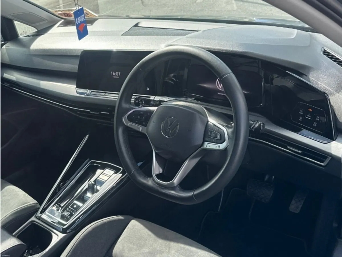 Volkswagen Golf 2.0 TDI 115HP Style DSG - Image 2