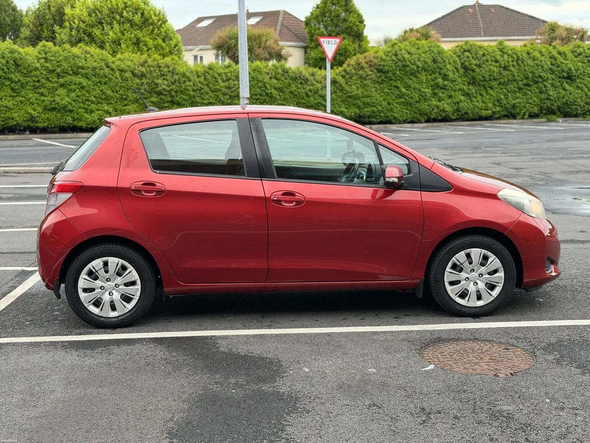 2012 TOYOTA YARIS LUNA - Image 4