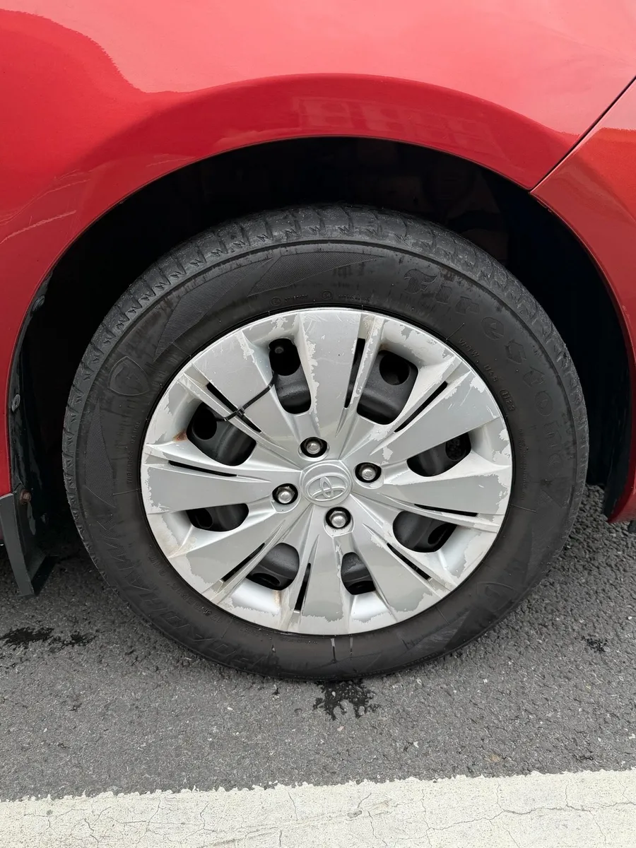 2012 TOYOTA YARIS LUNA - Image 5