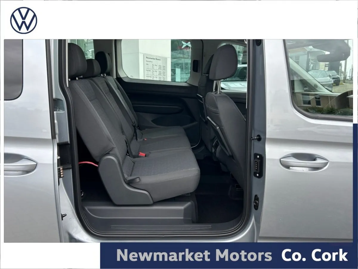 Volkswagen Caddy Maxi Life SEVEN SEATER PLUG IN HY - Image 3