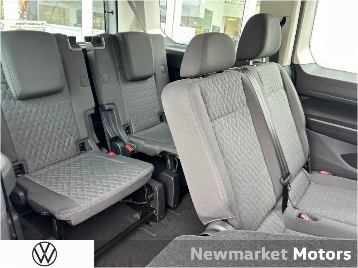Volkswagen Caddy Maxi Life SEVEN SEATER PLUG IN HY - Image 4