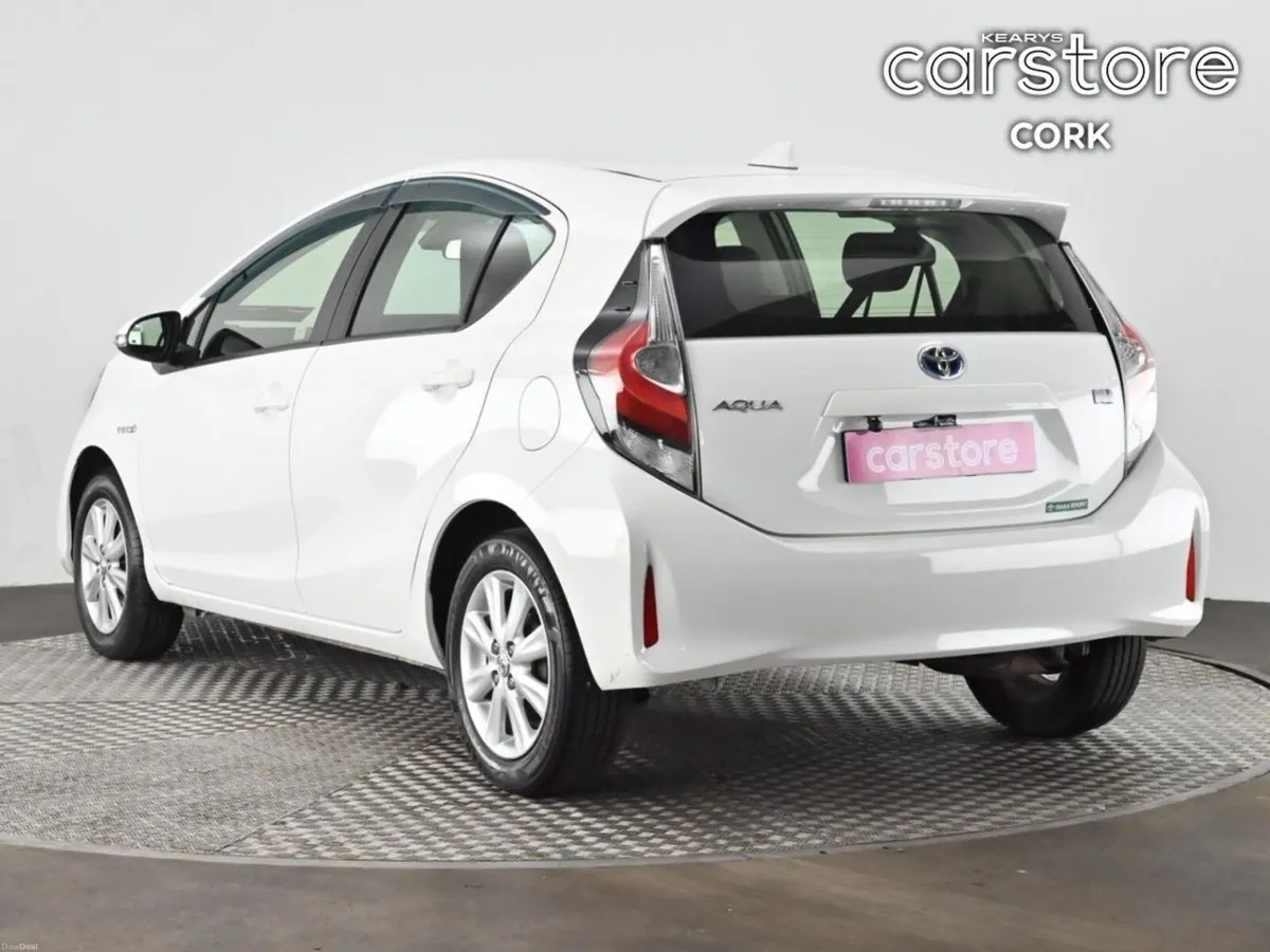 Toyota Aqua 1.8 Hybrid - Image 3