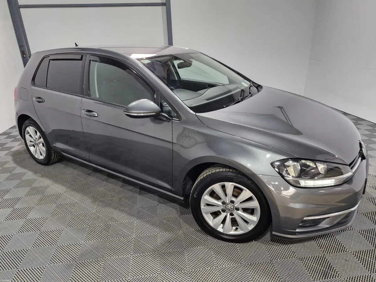2017 Volkswagen Golf Comfortline 1.6 TDi 115 Bhp - Image 2