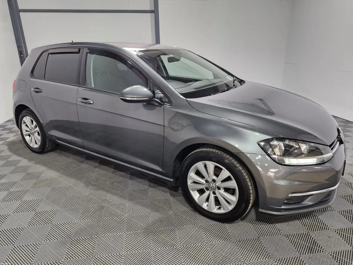 2017 Volkswagen Golf Comfortline 1.6 TDi 115 Bhp - Image 3