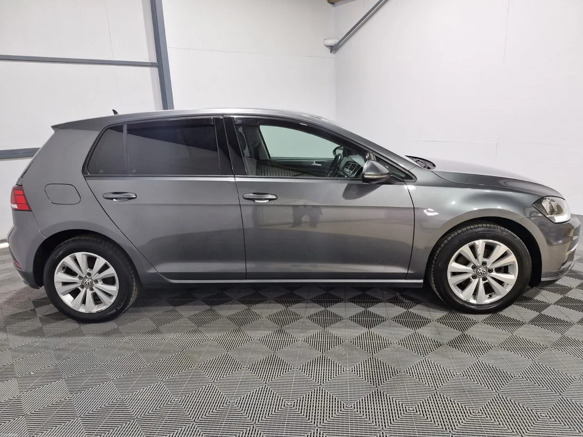 2017 Volkswagen Golf Comfortline 1.6 TDi 115 Bhp - Image 4