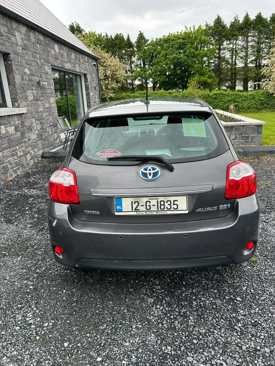 Toyota Auris Auto 1.8 - Low Mileage. - Image 3