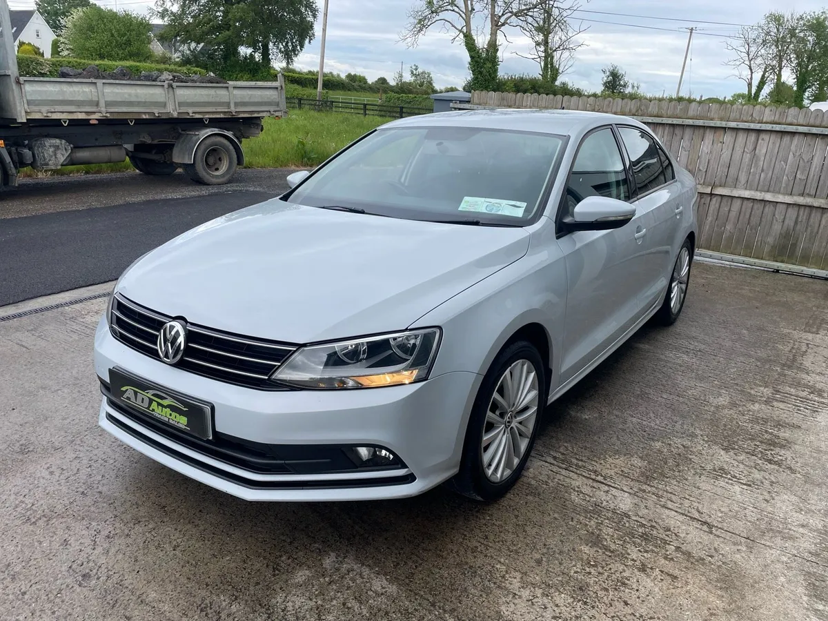 Volkswagen Jetta LIKE NEW - Image 2