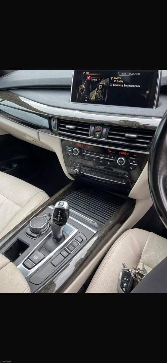 **EXCELLENT CONDITION - 7 SEATS ** - Image 3