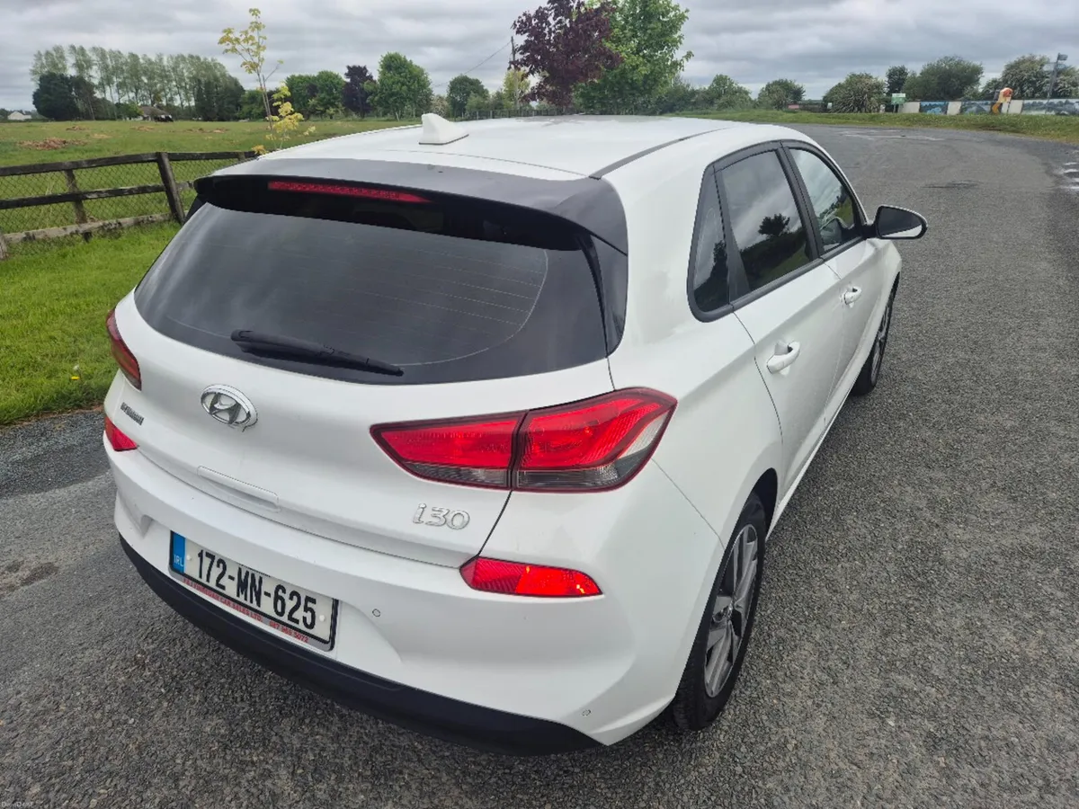 2017 (172) Hyundai i30 SE BLUE DRIVE ISG 5DR - Image 4