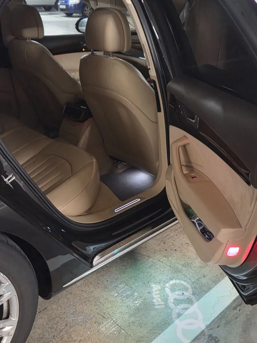 Audi A8 2011 - Image 5