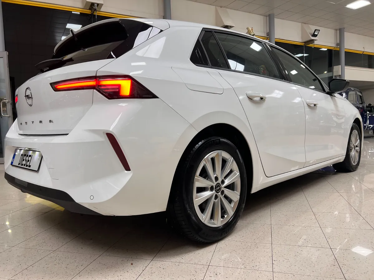 *NOW ON SALE* Huge MPG Low Kms AUTOMATIC DIESEL As - Image 2