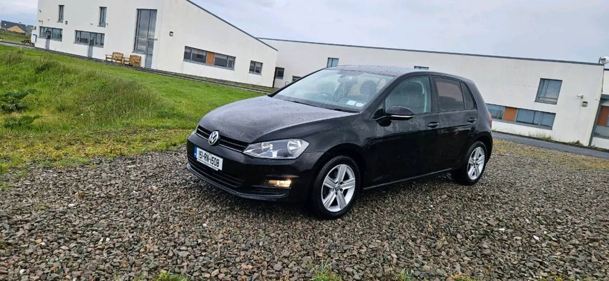 2015 Volkswagen Golf - Image 2