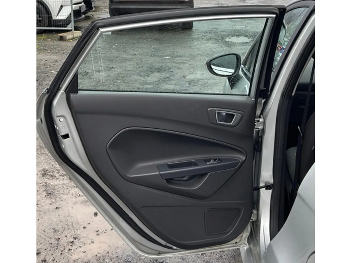 Ford Fiesta 1.0L Petrol  Automatic Low Mileage (87 - Image 4