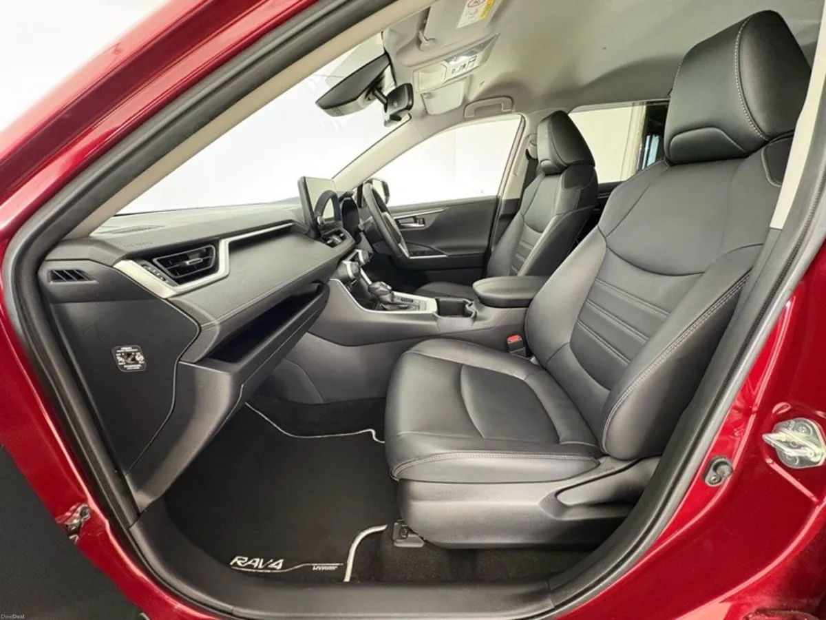 Toyota RAV4 Sol Hybrid - Image 6