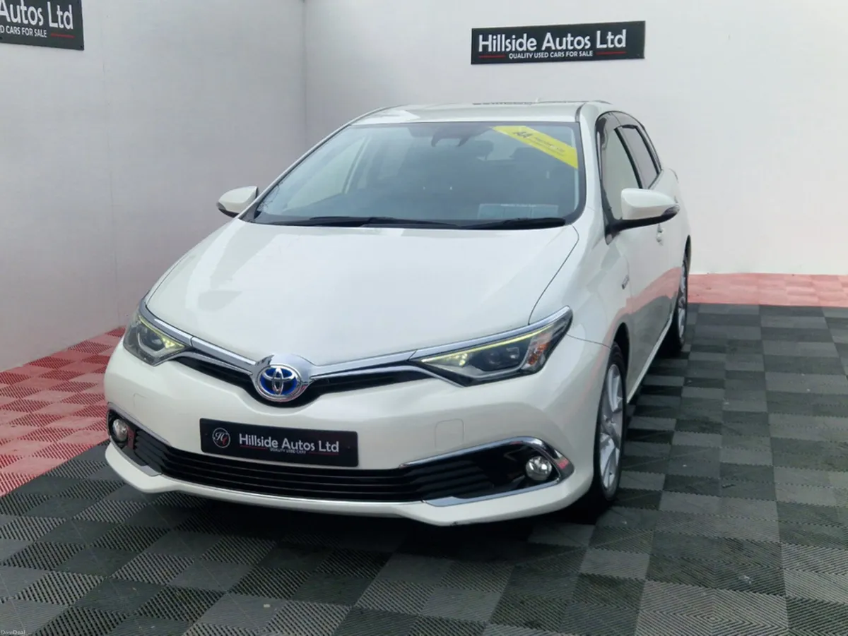 Toyota Auris 1.8 HYBRID 5DR  AUTOMATIC - Image 2