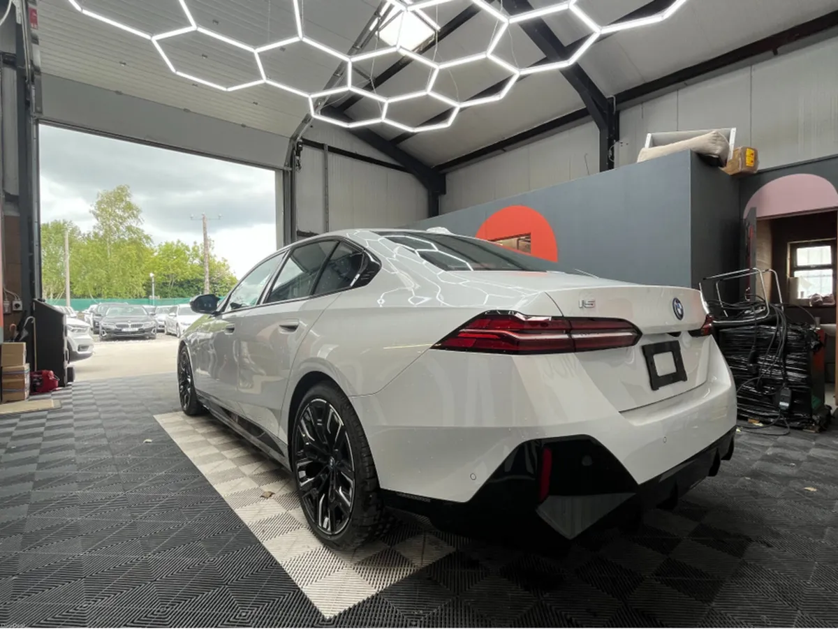 BMW i5 2025 BMW I5 M60 XDRIVE AUTOMATIC / CRUISE C - Image 4
