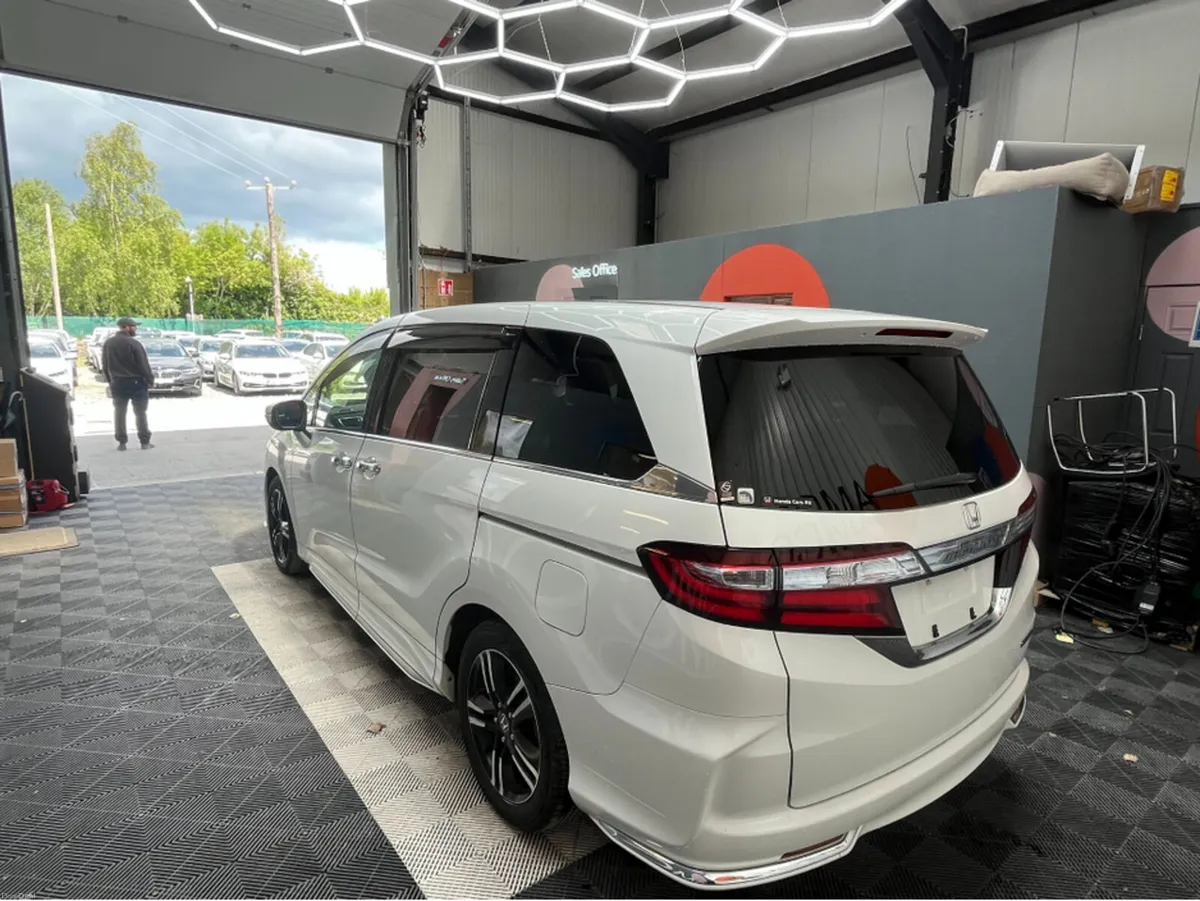 Honda Odyssey 2017 HONDA ODYSSEY ABSOLUTE HYBRID S - Image 4
